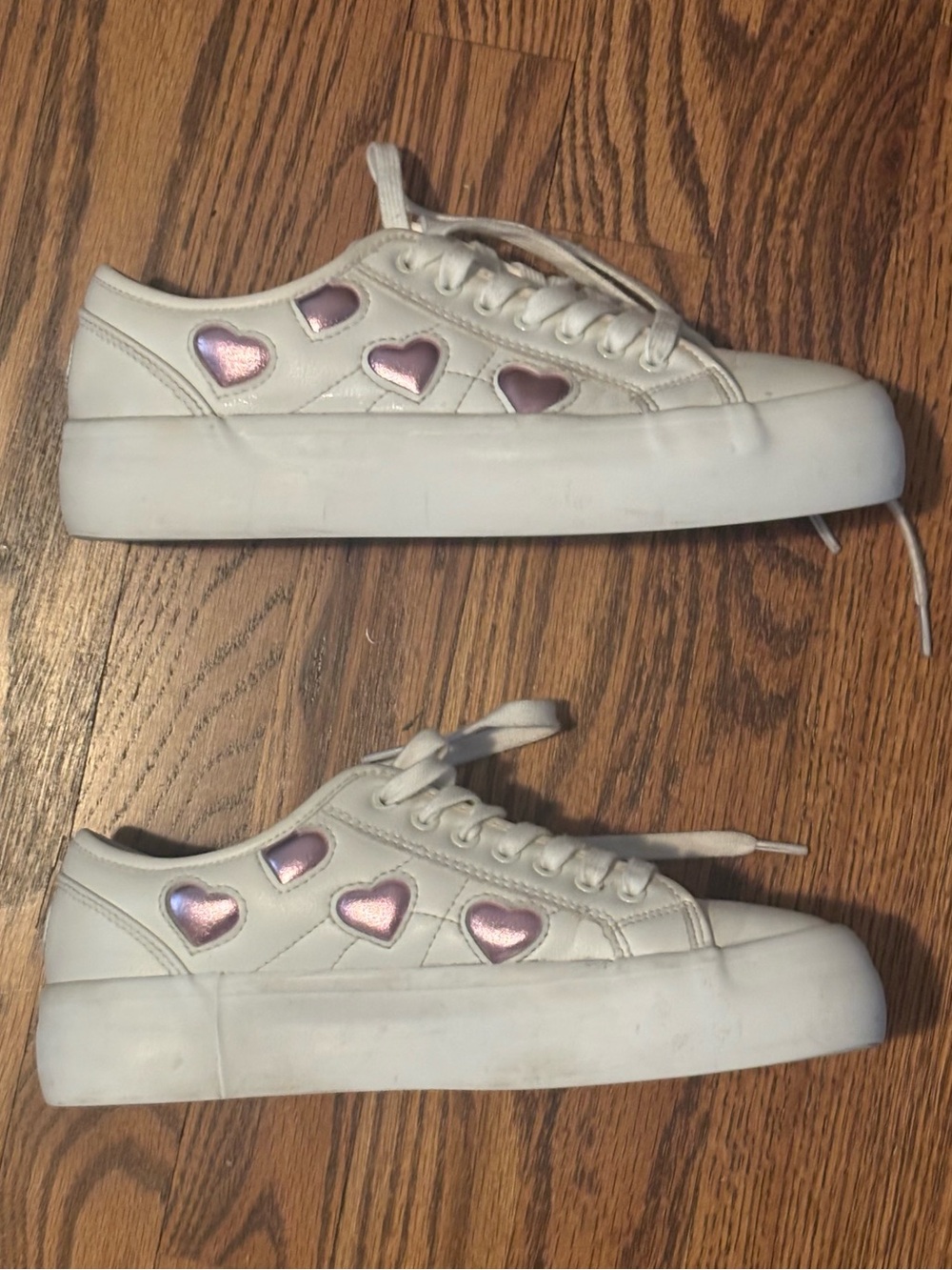 Sincerely Jules White Platform Heart Sneakers Size 7 US